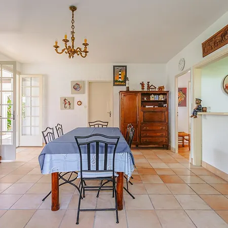 Le Grillon Bed & Breakfast 3*
