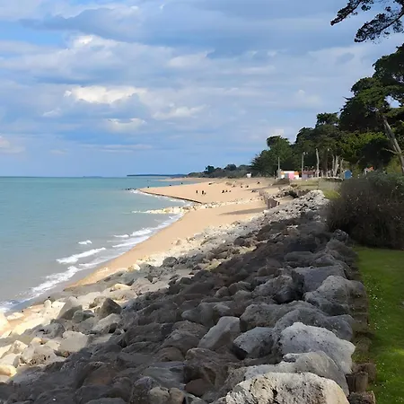 Pensión Le Grillon