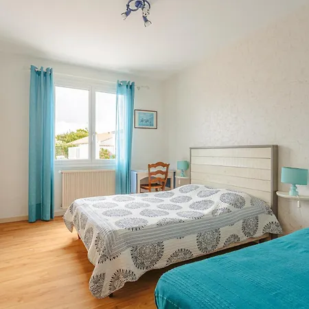 Le Grillon La Brée-les-Bains