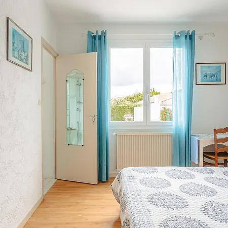 Le Grillon La Brée-les-Bains