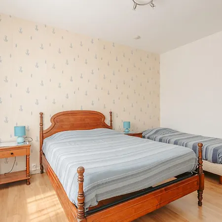 Le Grillon Nocleg ze śniadaniem