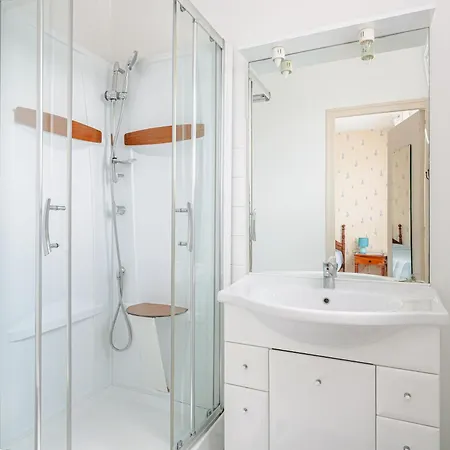 Le Grillon La Brée-les-Bains