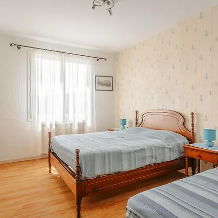 Le Grillon Nocleg ze śniadaniem 3*