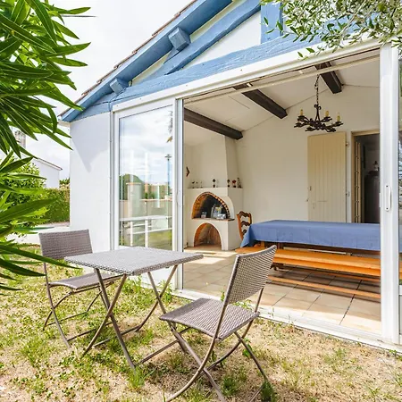 Le Grillon 3* La Brée-les-Bains