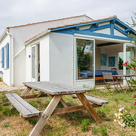 Nocleg ze śniadaniem Le Grillon 3*